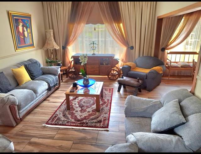 3 BEDROOM HOUSE FOR SALE IN HELIKON PARK